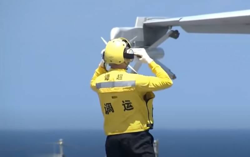 Китайская авианосная ударная группа впервые в истории приблизилась к контролируемому США острову Гуам