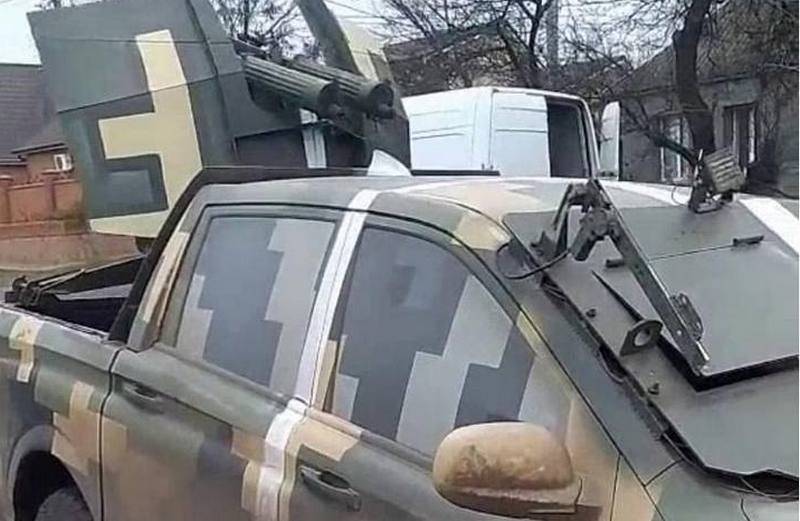 Нехватка бронетехники в ВСУ вынуждает украинских военных пересаживаться на самодельные «гантраки»
