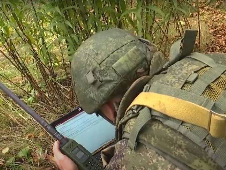 Российские военнослужащие получили позволяющие засекать позиции украинской артиллерии смартфоны