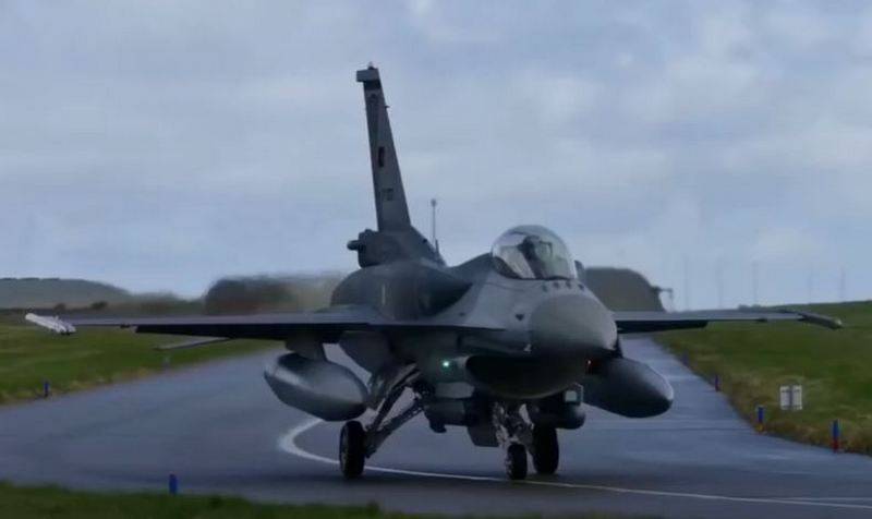 Глава МИД Нидерландов пообещал рассмотреть возможность поставки на Украину истребителей F-16
