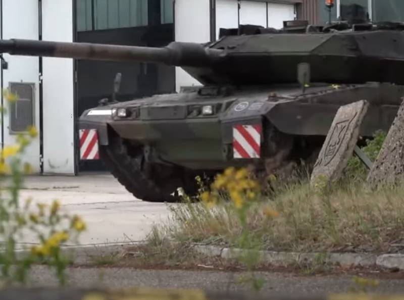 Минобороны Чехии опровергло публикации о намерениях передать Киеву получаемые из ФРГ танки Leopard 2