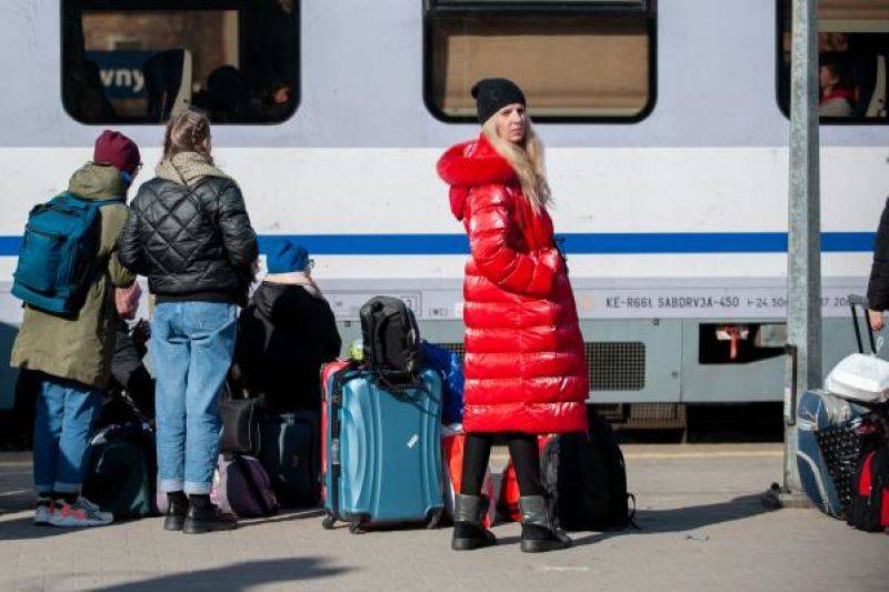 Украинское СМИ: Польские власти требуют от беженцев с Украины возвращения выплаченных им средств