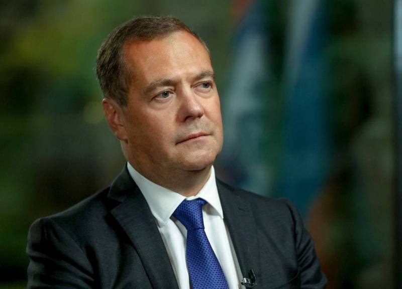 Медведев: Западным странам не хватает смелости признать, что их санкционная политика потерпела фиаско