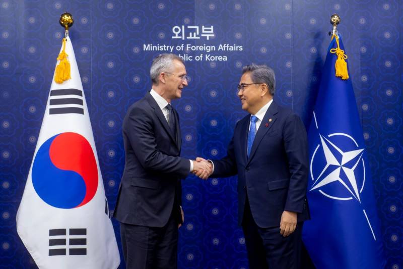 Северокорейский эксперт: Визит Столтенберга в Японию и Южную Корею нацелен на создание азиатской версии НАТО