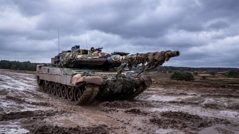 Министр обороны Германии: Я понимаю огорчение экипажей, которым придётся расстаться с танками Leopard 2A6 для отправки на Украину