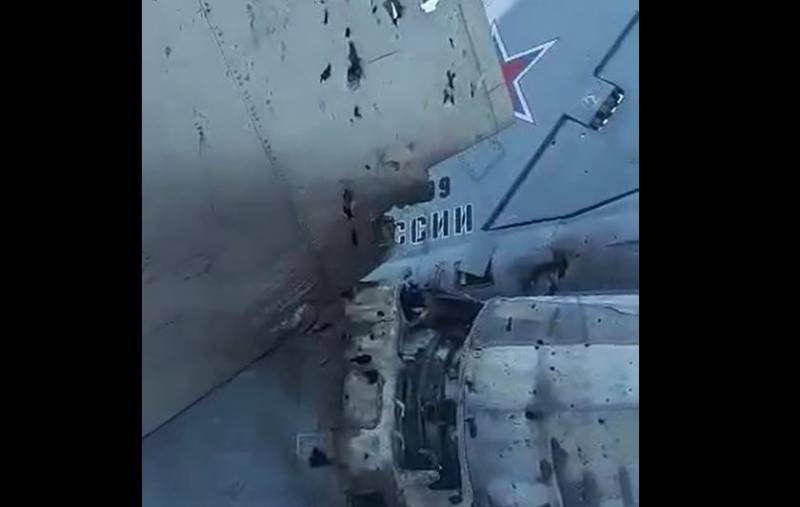 В Сети появились кадры повреждений, полученных фронтовым бомбардировщиком Су-24М ЧВК «Вагнер» над Артёмовском