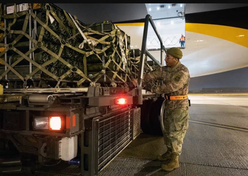 Бывший советник Министерства обороны США Макгрегор признал серьезную нехватку боеприпасов для поставок ВСУ