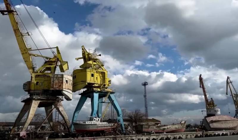 Власти ДНР приняли решение о восстановлении расположенного в Мариуполе Азовского судоремонтного завода