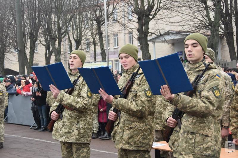 Киев перебрасывает на Донбасс солдат-срочников для сбережения оперативных резервов ВСУ