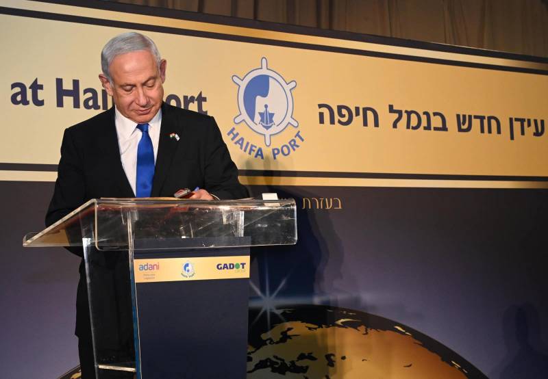 Премьер Израиля: Прорабатывается вопрос оказания Украине не только гуманитарной помощи