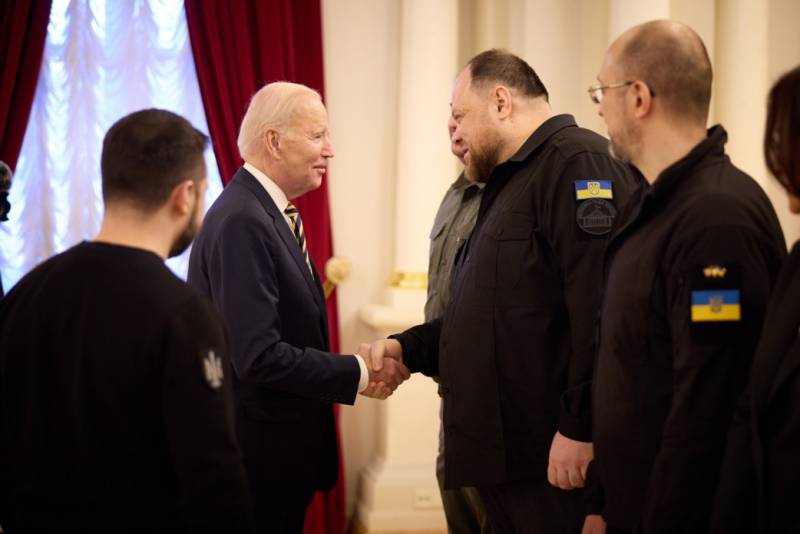 На Украине разработали специальную инструкцию с правилами поведения при встрече с американцами