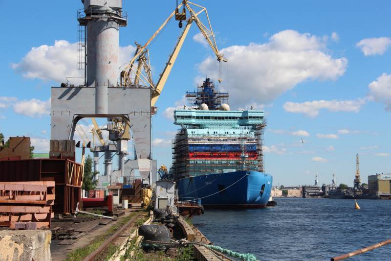«Балтийский завод» получил контракт на строительство пятого и шестого серийных универсальных атомных ледоколов проекта 22220