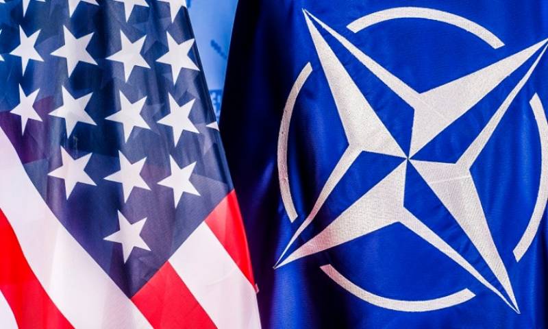 Asia Times: США  ослабляют НАТО из-за попыток победить Россию