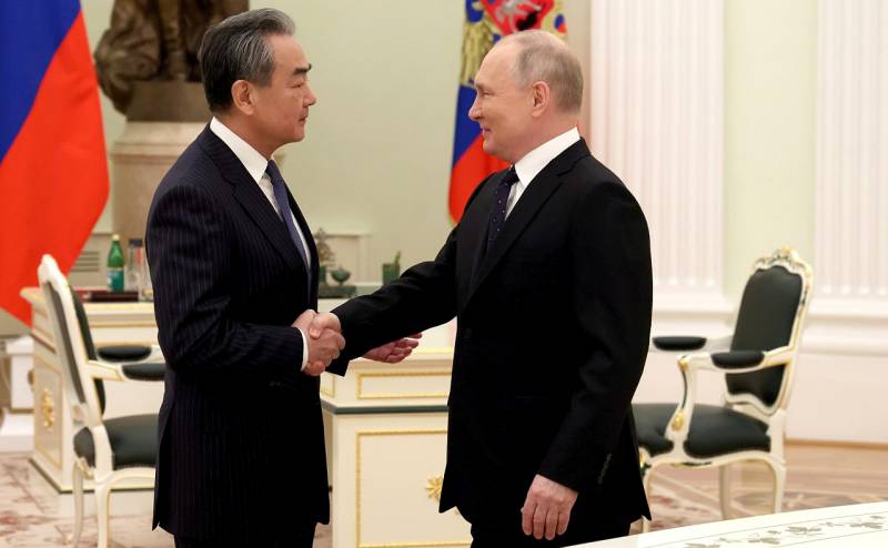 Китайский дипломат Ван И заявил об объективной позиции Пекина по украинскому вопросу