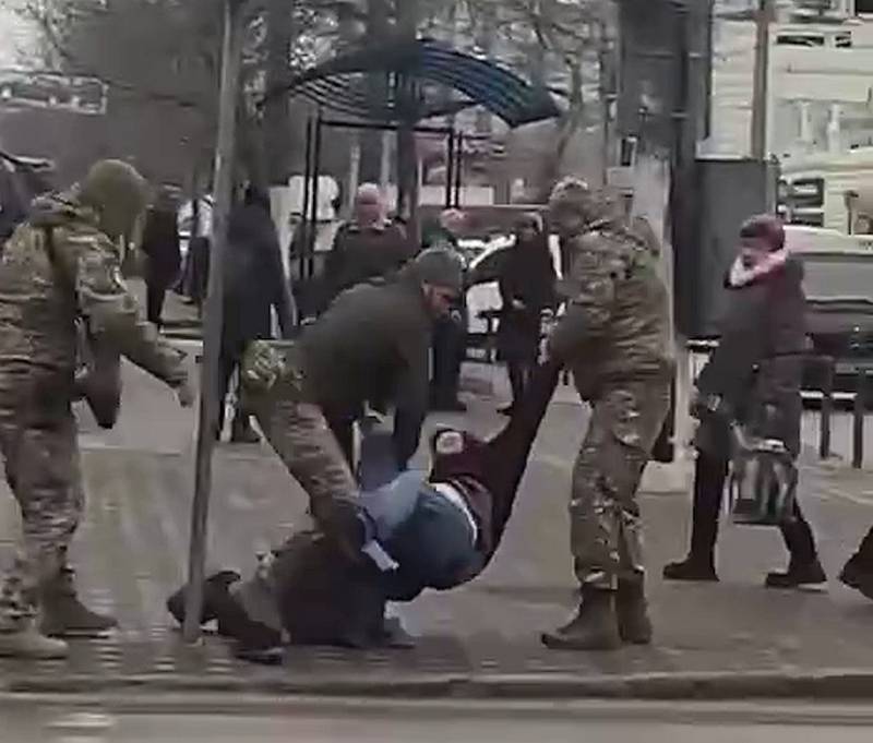 Пресс-служба командования «Юг»: В Одессе начали выписывать повестки на мобилизацию под видеозапись