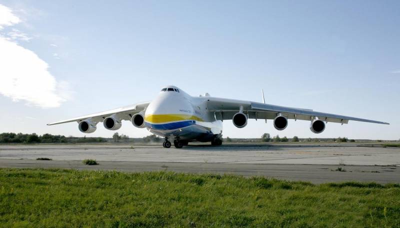 Украинские власти собрались построить новый самолёт Ан-225 за счёт компьютерных игроков