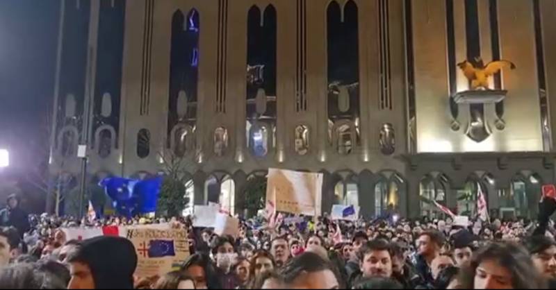 Протесты в Грузии: Вслед за отменой закона об иноагентах и освобождением задержанных протестующие требуют «решить вопрос» с Абхазией