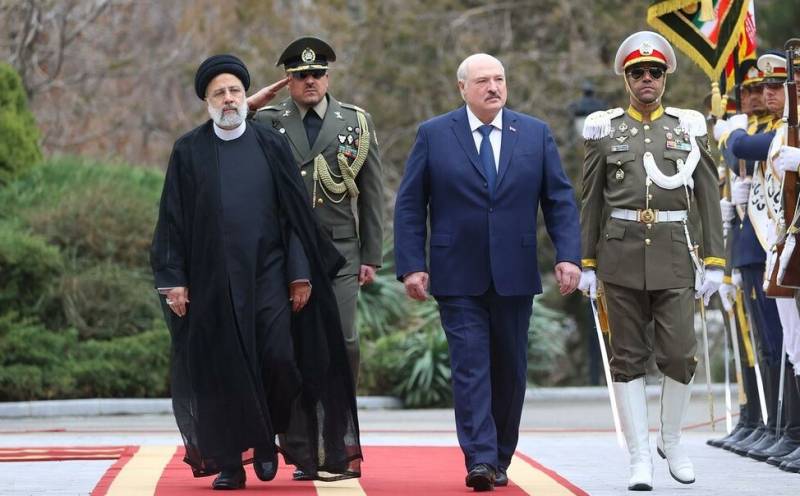 Появились кадры торжественной церемонии встречи президентов Белоруссии и Ирана в Тегеране