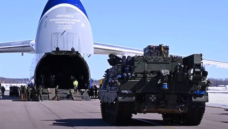 Канада самолётом Ан-124 «Руслан» отправила на Украину очередную партию военной помощи, включая БРЭМ Bergepanzer 3