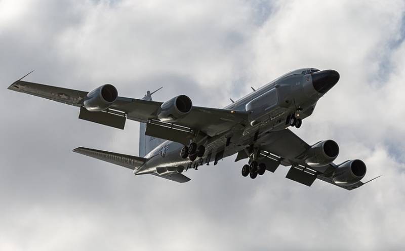 Самолёты радиоэлектронной разведки ВВС США и Великобритании были замечены у границ России после того, как власти Финляндии открыли небо для авиации НАТО