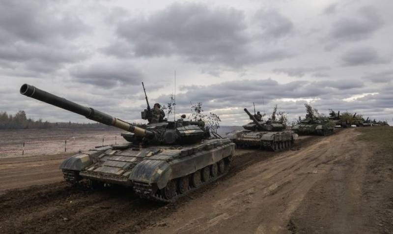 Украинский депутат опубликовал видео с большим скоплением военной техники ВСУ