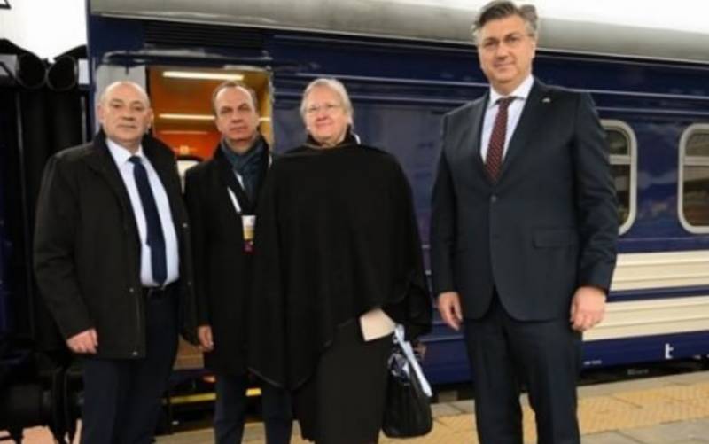 Премьеры Словакии, Словении и Хорватии прибыли в Киев