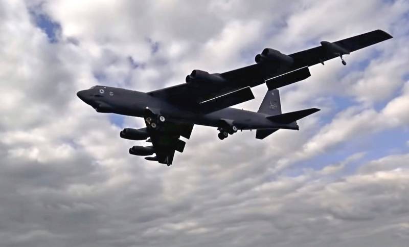 Американский стратегический бомбардировщик B-52H Stratofortress отработал возможность нанесения ракетного удара по Санкт-Петербургу