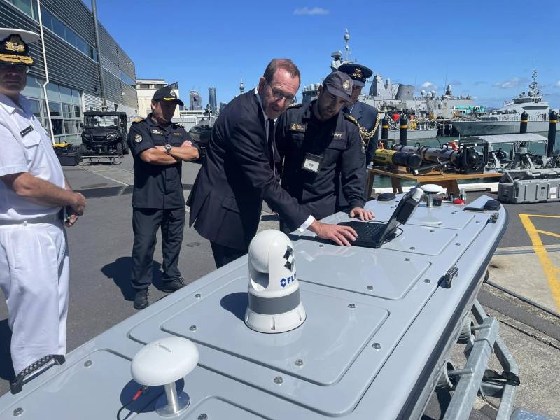 Министр обороны Новой Зеландии заявил о том, что его страна рассмотрит вариант присоединения к блоку AUKUS, но без ядерной составляющей