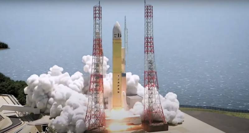 Японское агентство аэрокосмических исследований инициировало самоуничтожение ракеты-носителя H3 во время первого запуска
