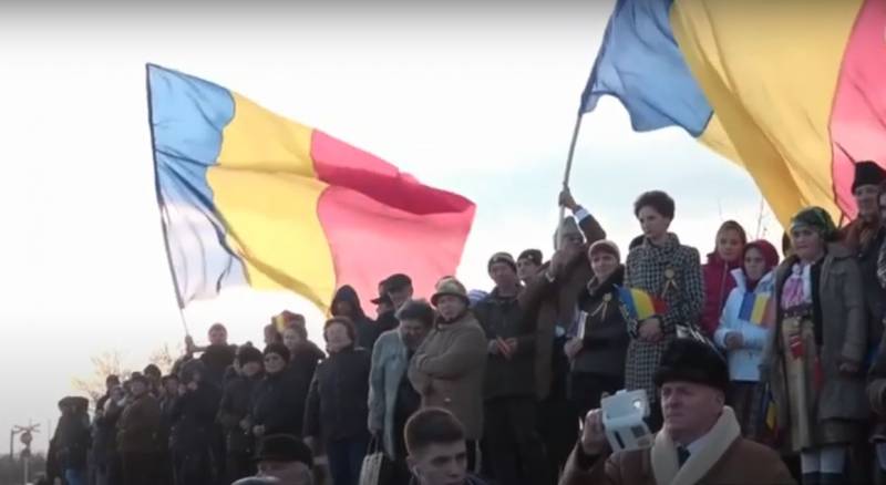 Румынский экс-премьер считает, что наличие у граждан Молдовы румынского гражданства «даёт право» на объединение с Румынией