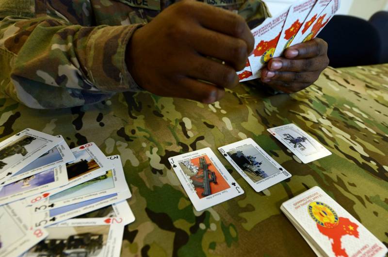 В выпущенных для военнослужащих армии США игральных картах с военной техникой обнаружены многочисленные ошибки