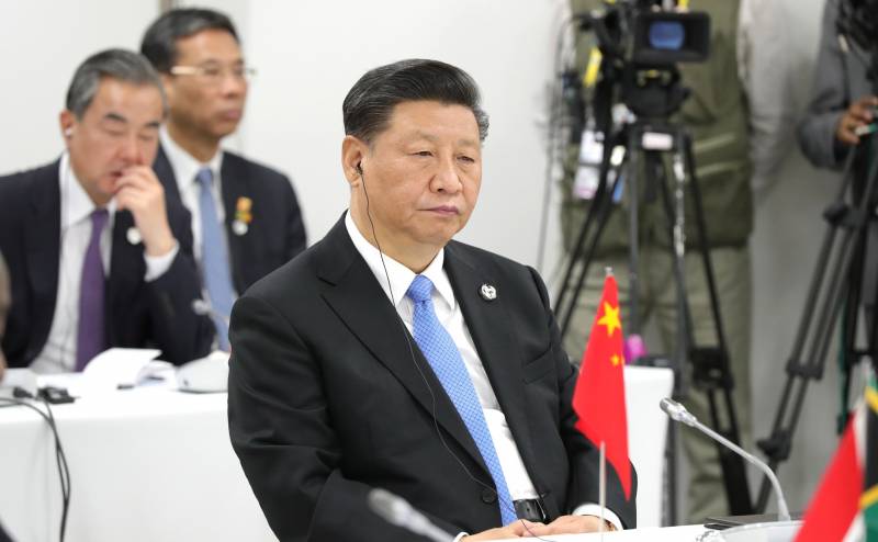 Американская пресса: Китай игнорирует руководство США и не идет на контакты с Вашингтоном