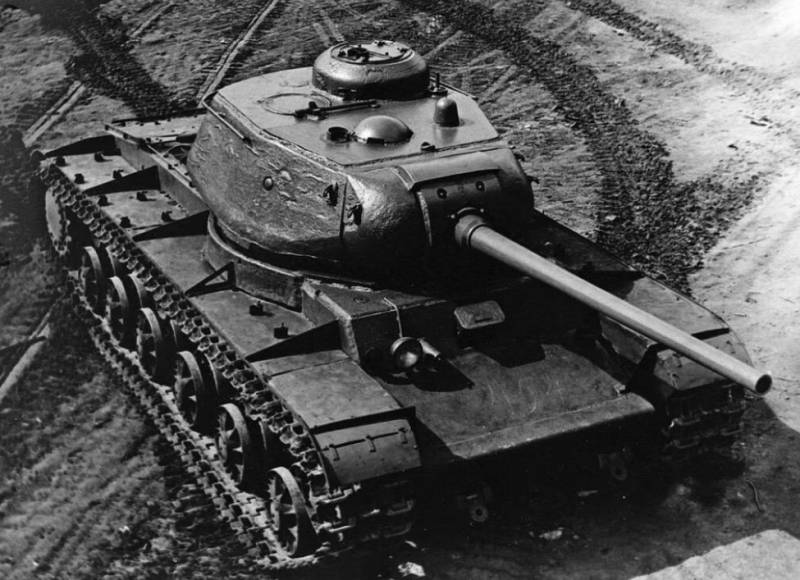 КВ-85: последний в семействе легендарных советских тяжелых танков