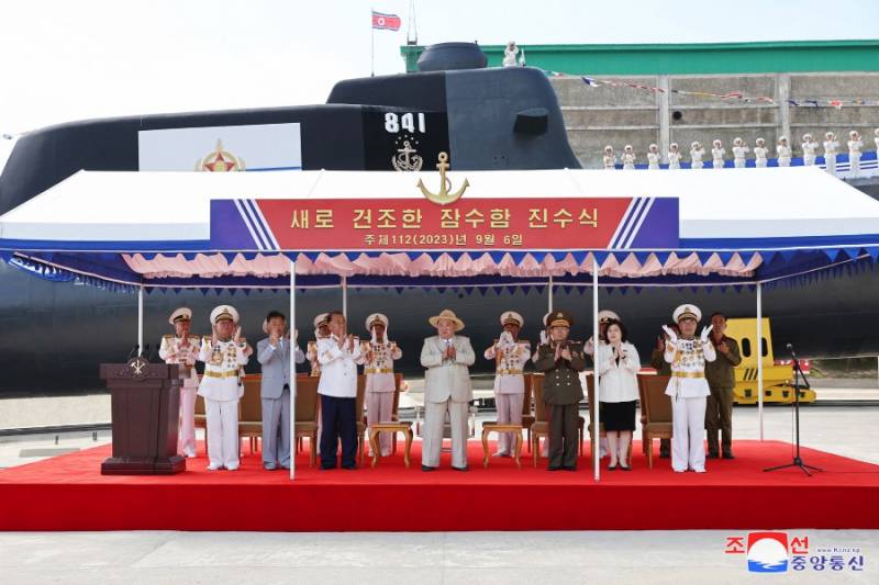 «Герой Ким Гун Ок» – первый стратегический подводный ракетоносец для ВМС КНДР