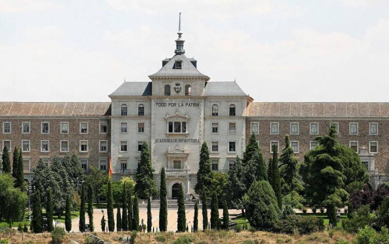 Здание Толедской пехотной академии, Толедо, Испания.