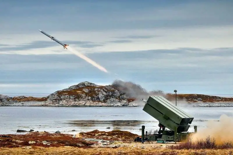 С неба на сушу: ракеты «воздух-воздух» с радиолокационной системой наведения, используемые в составе наземных ЗРК